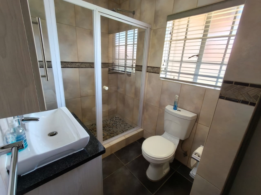 3 Bedroom Property for Sale in Waterkloof East North West